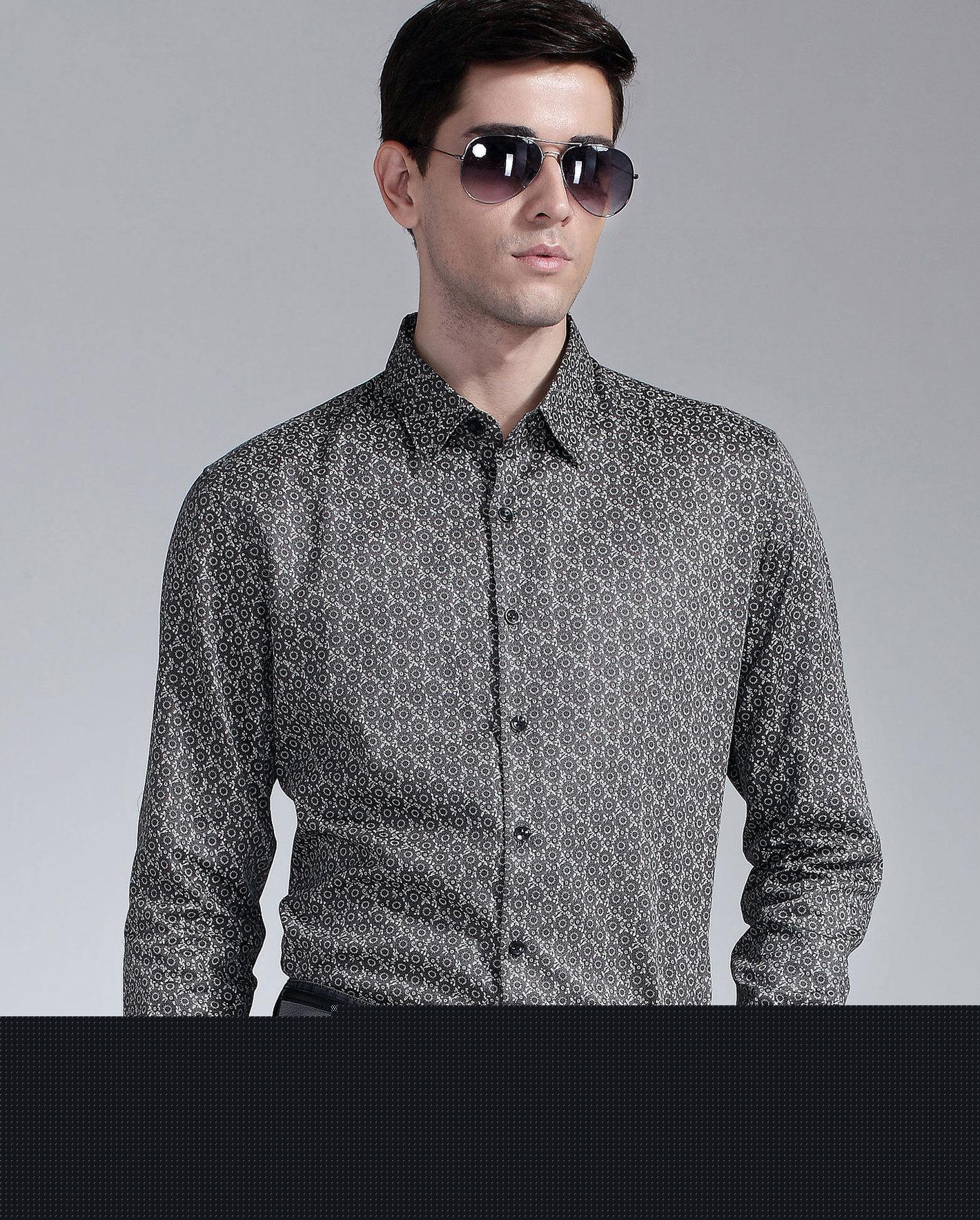 Years of experience working for foreign trade shirts from high quality material of various types of