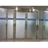 الصين مركز التجارة العالمي تشاويانغ المهنية تركيب الزجاج خفف من الزجاج الخاص